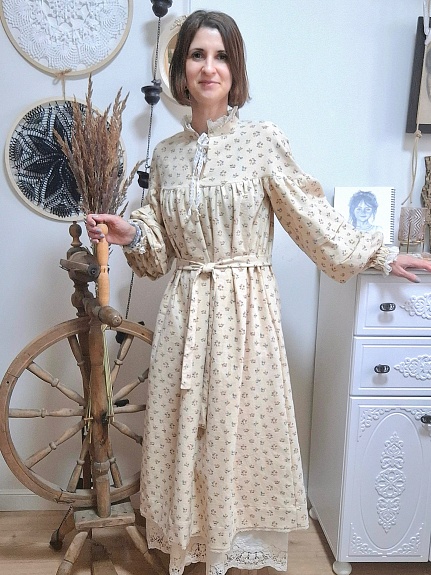 Нежное платье из теплого хлопка "Милые букетики"