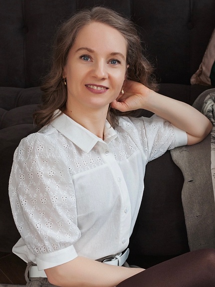 Блуза из вышитой ткани и сатина