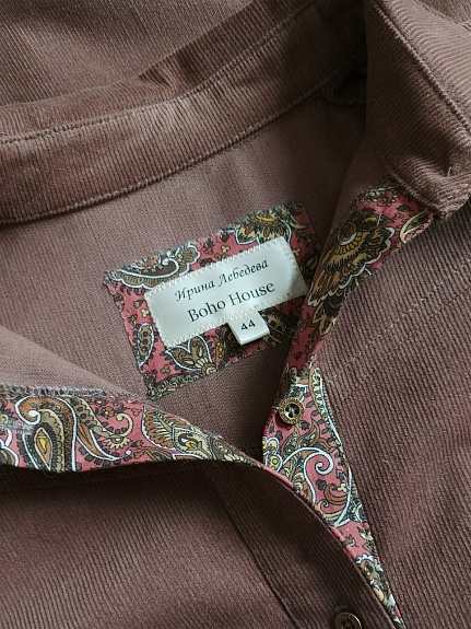 Платье из микровельвета в коричнево-розовом цвете