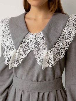 Платье из теплого хлопка в серо-бежевом цвете