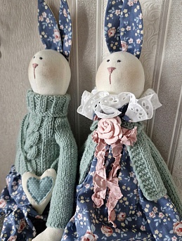 Игрушки Зайчики из бязи и сатина
