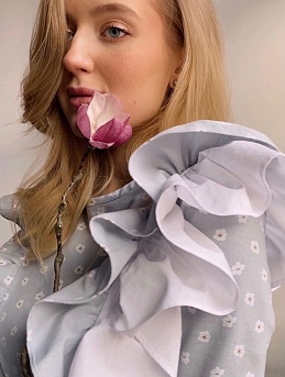 Нежное платье из теплого хлопка "Цветочный ряд"