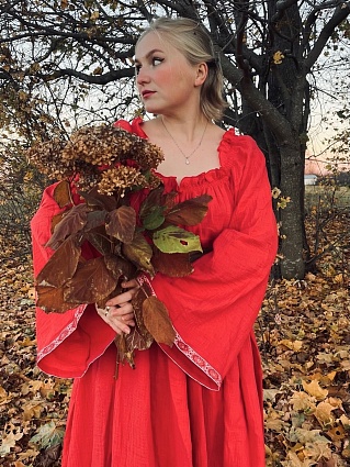 Платье из муслина в народном стиле