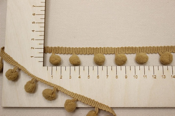 Тесьма "Помпоны" цв.песочный, шир.тесьмы без помпона-8мм; помпон Ø-11мм, п/э-100%