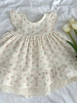 Детское платье из муслина "Розовые тюльпанчики" 