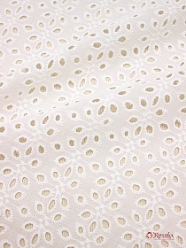 Шитье "Полянка" цв.молочно-белый, ш.1.5м, (выш.часть1.35м), батист, хлопок-100%, 80гр/м.кв