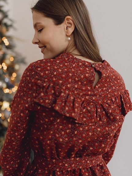 Платье из Теплого хлопка "Веточки-цветочки на бордово-красном"