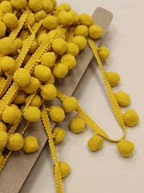 Тесьма "Помпоны" цв.светло-горчичный, шир.тесьмы без помпона-8мм; помпон Ø-18мм, п/э-100%