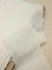 Шитье цв.кремовый (общая ширина 110мм, ширина вышивки 40мм), хлопок-100%, батист