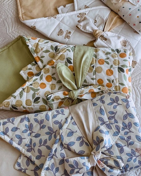 Одеяло-конверт для новорожденного и бортики в кроватку из сатина 