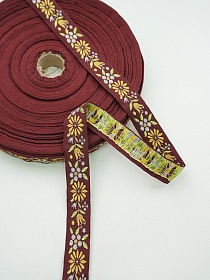 Жак.лента 23мм Желтые/белые цветы на бордово-терракотовом