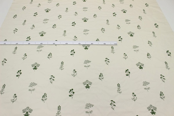 Мерный лоскут - Перкаль Премиум с вышивкой "Цветущие травы" цв.св.кремово-бежевый, ш.1.5