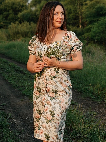 Платье из сатина "Великолепие роз на белом"