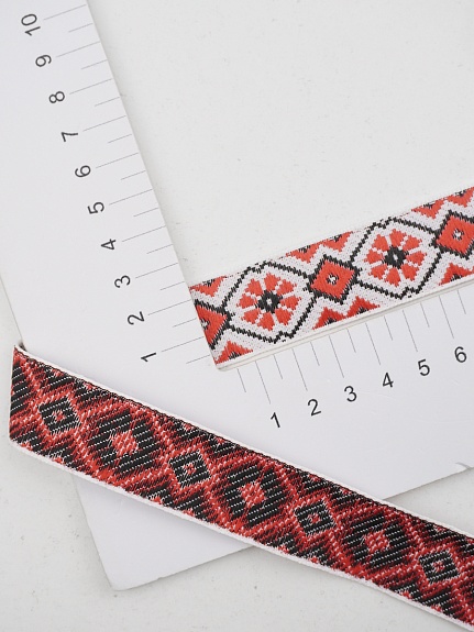 Жак.лента 24мм Темно-красный/черный орнамент-оберег на белом