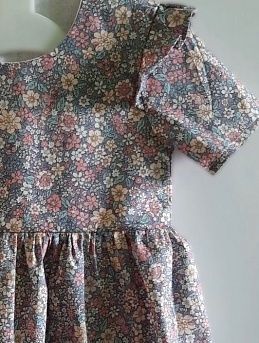 Детское платье из импортного хлопка "Осенние напевы"