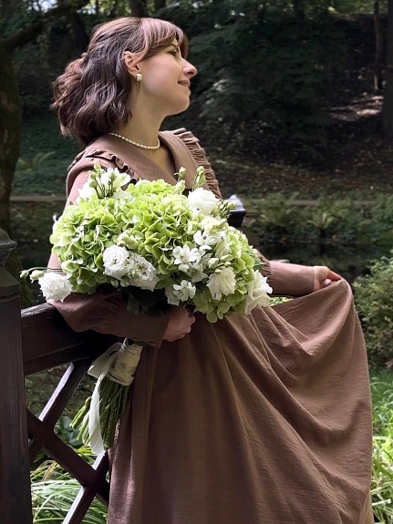 Платье из крапивы в цвете нуга