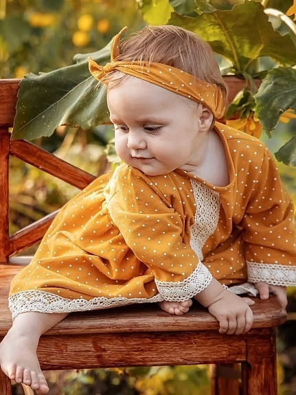 Детское платье из теплого хлопка "Мелкий горох-2 на горчичном"