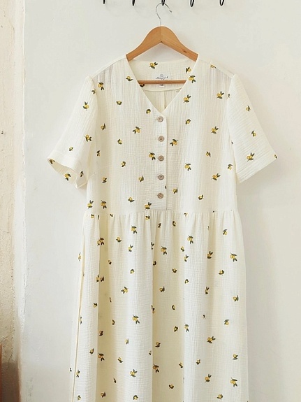 Платье из муслина "Абрикосики" в цвете шампань