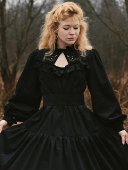 Платье из микровельвета в черно-зеленом цвете