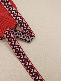 Жак.лента 24мм Черно-белый славянский орнамент-оберег на красном, рис.9620/10