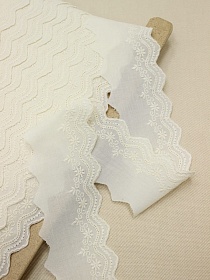 Шитье цв.кремовый (общая ширина 55мм, ширина вышивки 31мм), хлопок-100%, батист