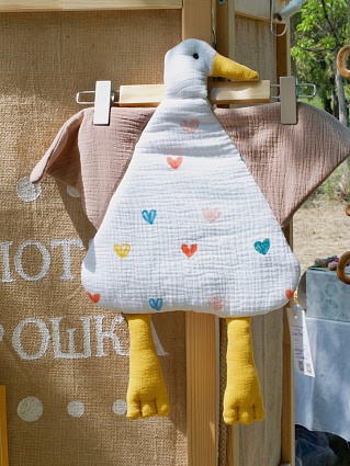 Игрушка гуся из муслина
