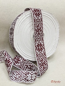 Жак.лента 35мм Снежинка-оберег (цв.темная вишня) на белом