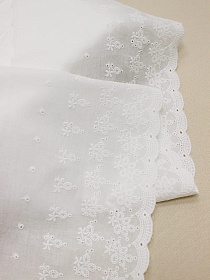 Шитье цв.молочно-белый (общая ширина 210мм, ширина вышивки 120мм) хлопок-100%, батист