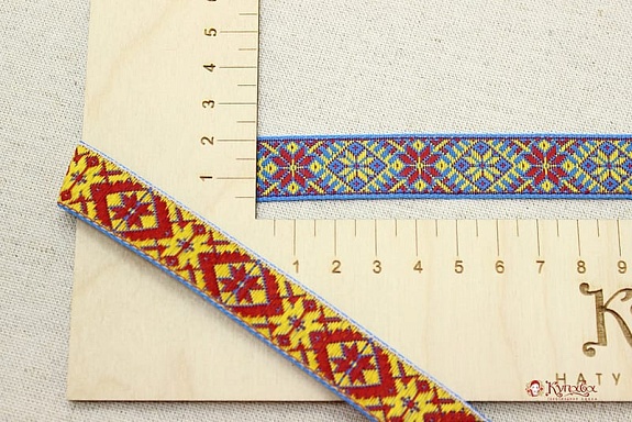 Жак.лента 18мм Красный/желтый орнамент-снежинка на лазурном