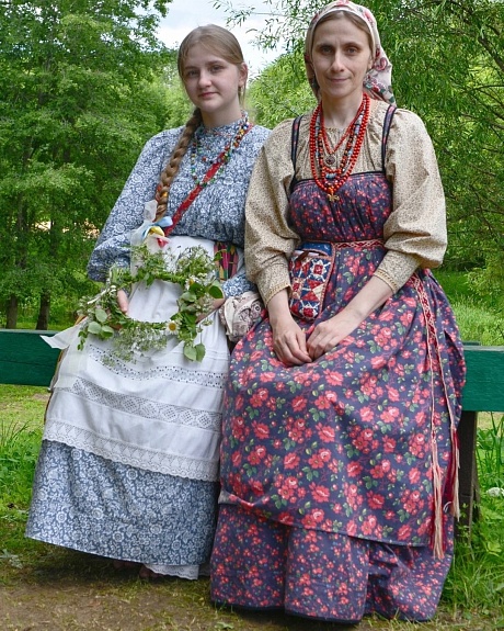 Реплика фольклорного платья из импортного хлопка "Чудный сад"