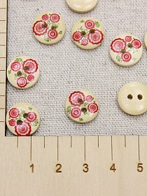 Пуговица "Круглые цветы в центре", светлое дерево, 12мм, 2 отверстия