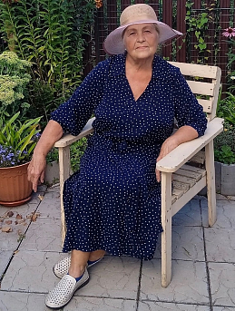 Платье из штапеля "Россыпь белого гороха (3.5мм)"