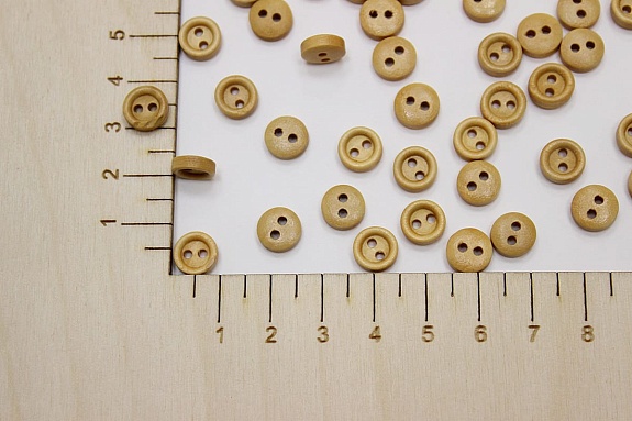 Пуговица светло-коричневое дерево, 8мм, 2 отверстия