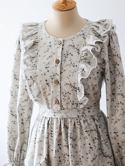  Платье из Теплого хлопка "Нежное очарование" в серо-бежевом цвете