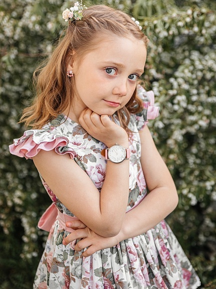 Детское платье из сатина "Великолепие роз на белом"