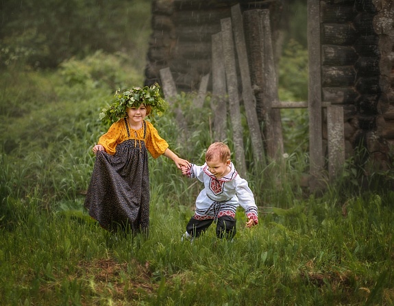 Народные костюмы