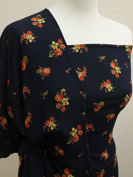 Штапель Премиум "Цветочные букетики" цв.чернильный, ш.1.45м, вискоза-100%, 120гр/м.кв