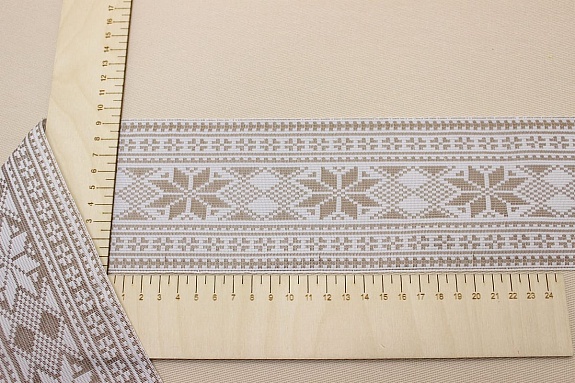 Жак.лента 92мм Бежевый старорусский орнамент на белом