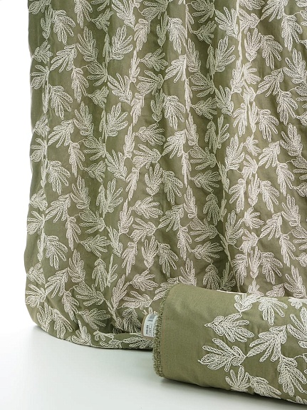 Полулен с вышитым рисунком "Дубовые листочки" цв.хаки, ш.1.35м(выш.часть1.2м), хл-50%, лен-50%