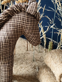 Текстильная игрушка из Пестряди для украшения интерьера