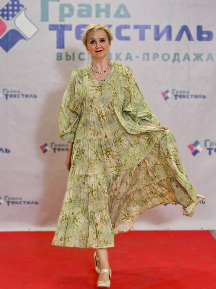 Платье из вискозного шифона "Шёпот роз"