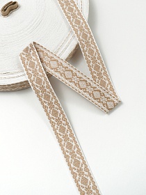 Жак.лента 23мм Ромб-цветок цв.белый/бежевый