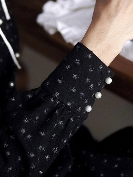 Платье с воротником из Теплого хлопка "Цветочки - мотылечки" 