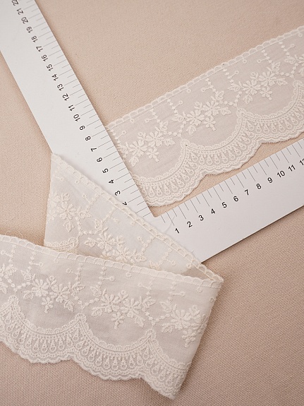 Шитье цв.кремовый (общая ширина 80мм, ширина вышивки 80мм), СОРТ2, хлопок-100%, батист