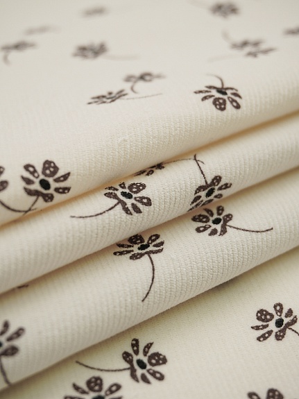 Микровельвет "Россыпь коричневых цветочков" цв.сливочный, ш.1.5м, хл-100%, 150гр/м.кв
