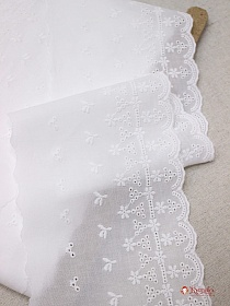 Шитье цв.молочный (общая ширина 135мм, ширина вышивки 108мм), хлопок-100%, батист