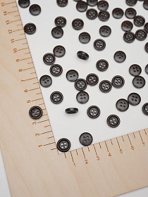 Пуговица темное дерево,11мм, 4 отверстия