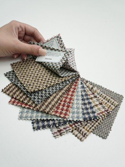 Комплект образцов "Шерсть пальтово-костюмная "Гусиная лапка" и "Букле"