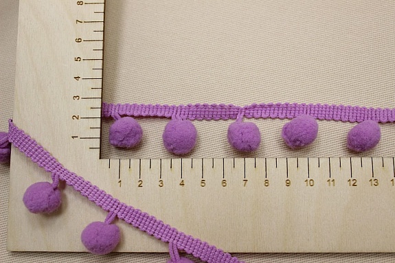 Тесьма "Помпоны" цв.сиренево-розовый аметист, шир.тесьмы без помпона-10мм; помпон Ø-15мм, п/э-100%