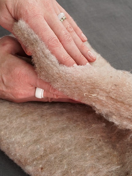 Термополотно с верблюжьей шерстью, ш.1.5м, натур.волокно-35%, полиэфир-65%, 300гр/м.кв